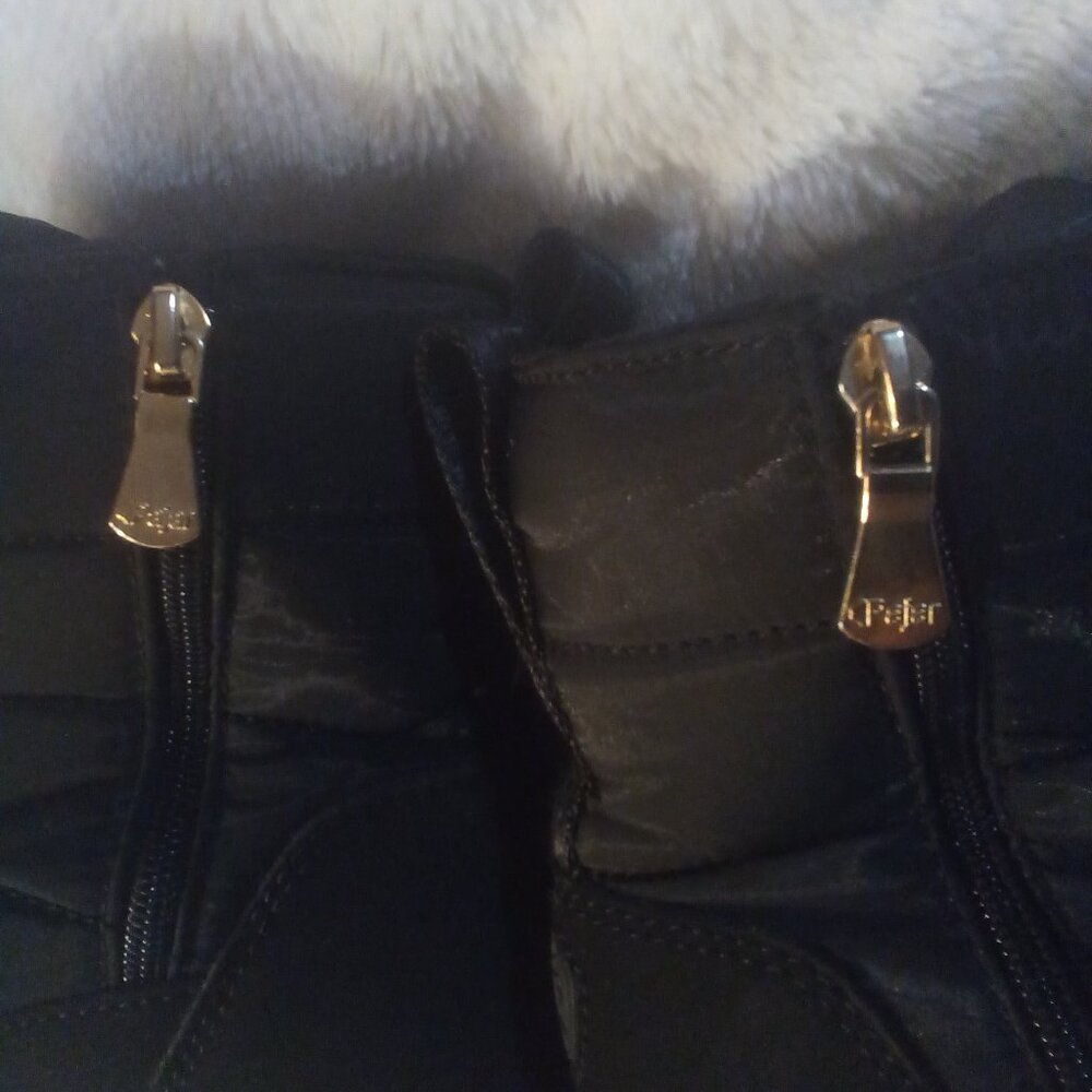 Pajar Canada Black w/Gold Accent Snow Boots (Quilted) Size: 8-8.5 NWT - Picture 5 of 10